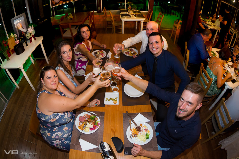 Brinde da formanda com a família