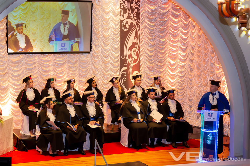 Gestor da Unopar, Jean Carlos Foragato em seu discurso de formatura
