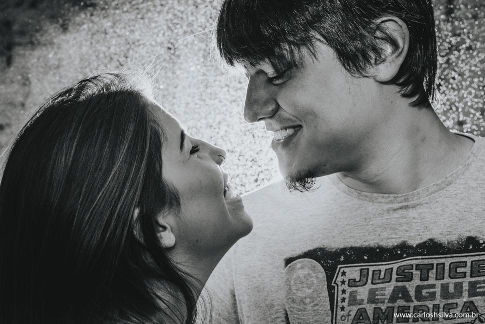 olhando você em preto e branco