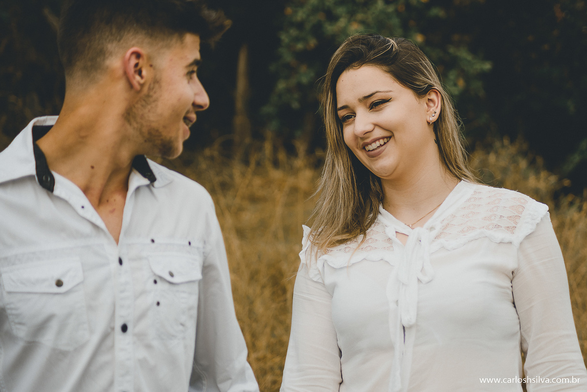 caminhando de mãos dadas