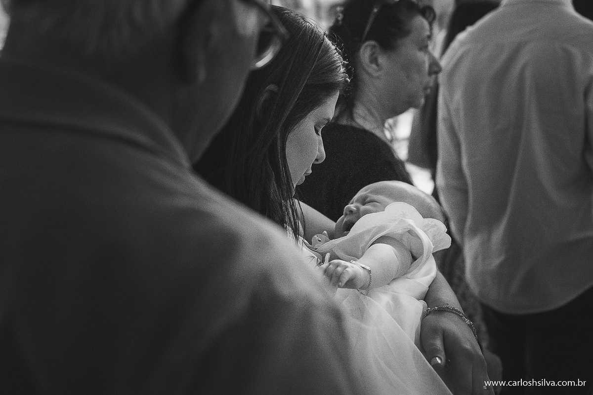 acalmando o bebê para não chorar