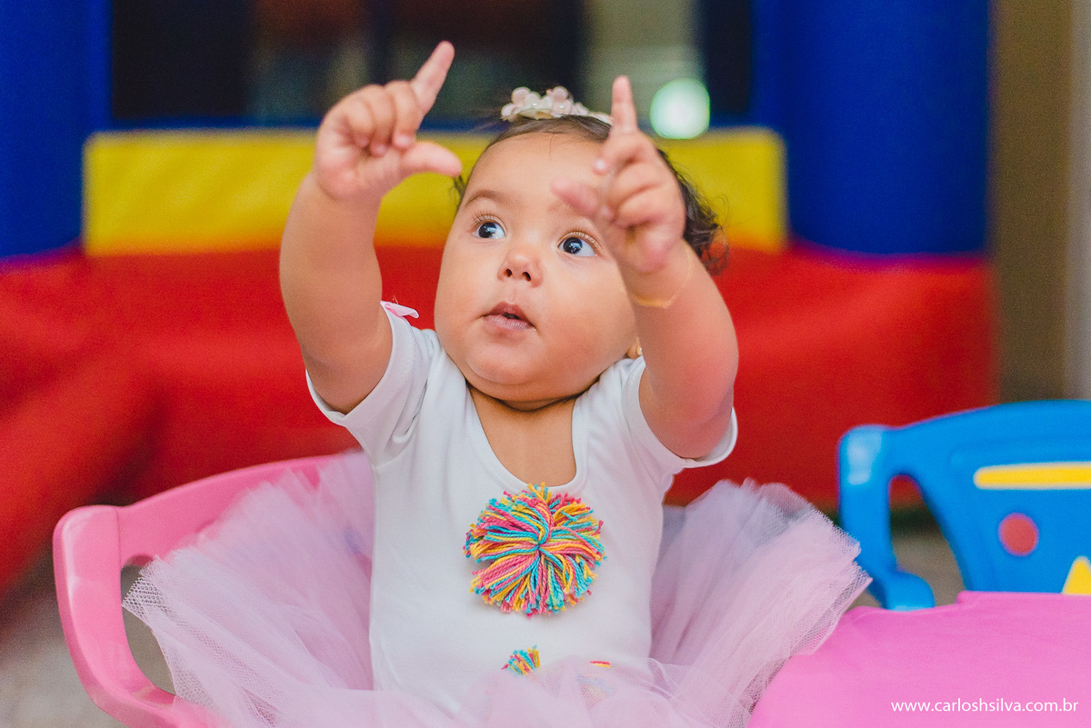 mostrando L do seu nome Laura