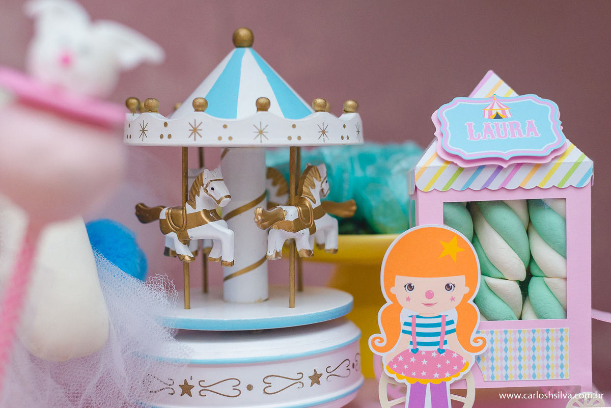 carrocel de enfeite de mesa