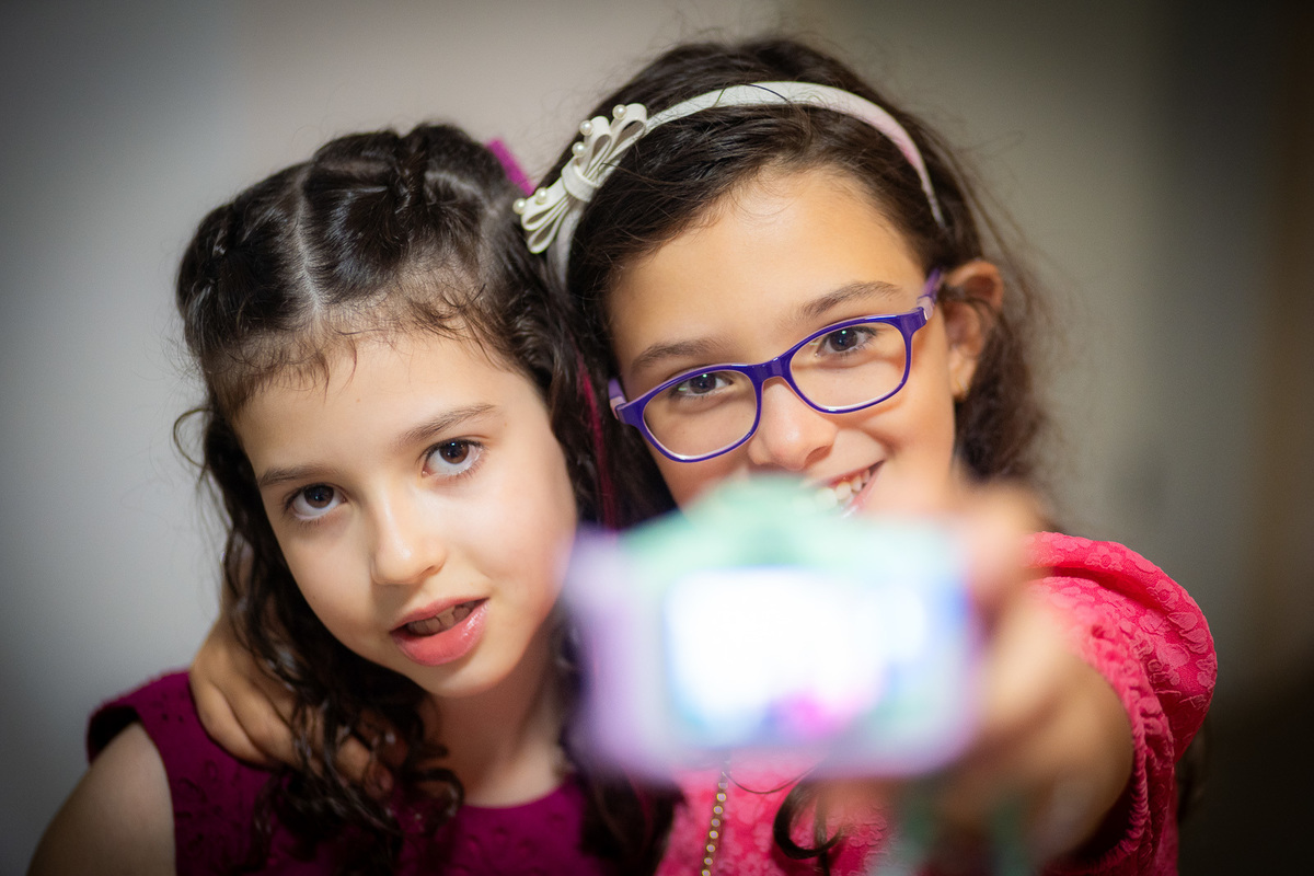 foto de amigas em mini câmera