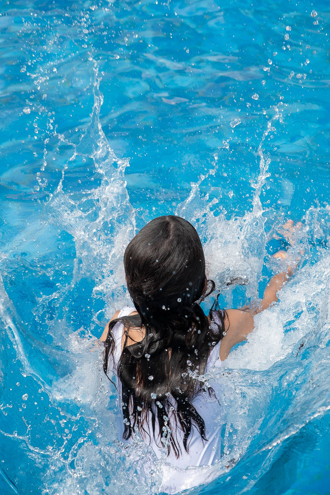 Sophie na piscina