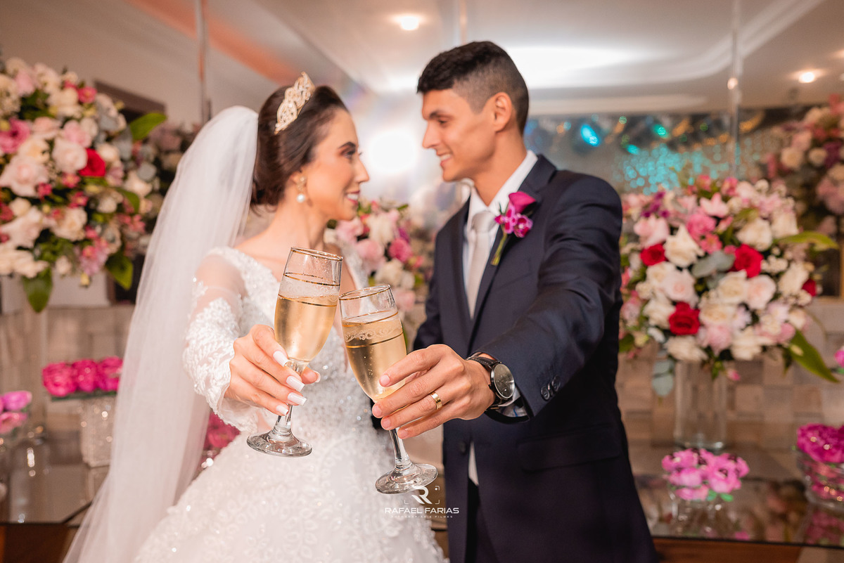 Fotos na mesa do bolo