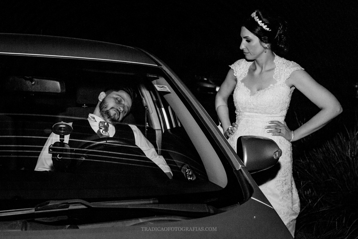 noivo dormindo no casamento rs