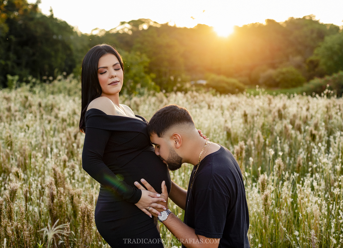 papai beijando a barriga