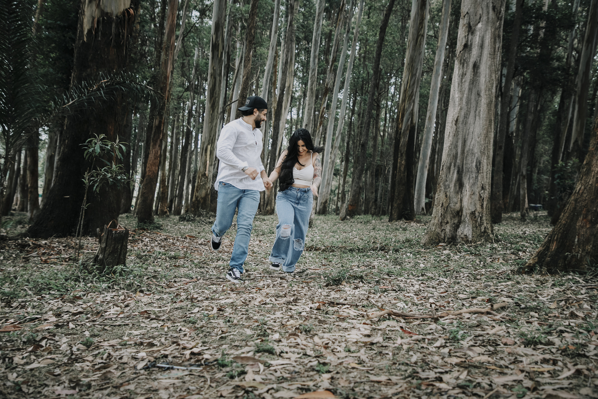Namorados brincando