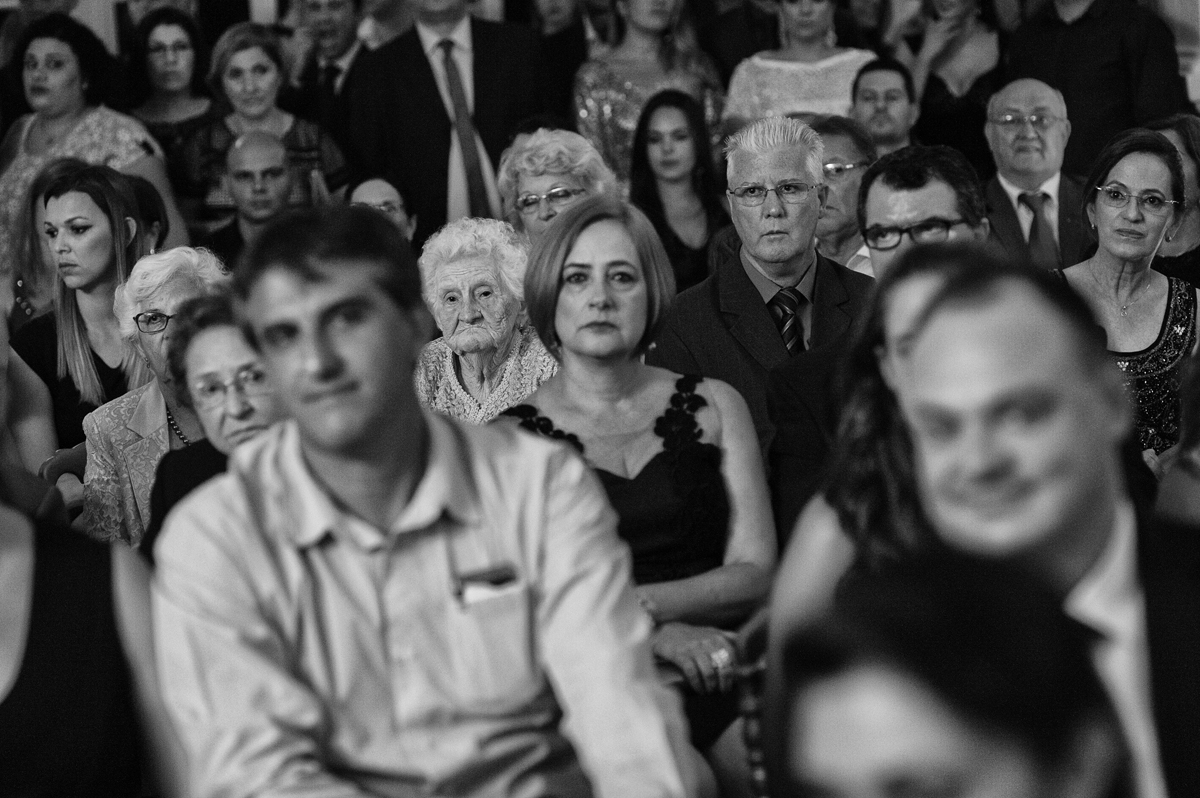 Vovó aguarda entrada da noiva