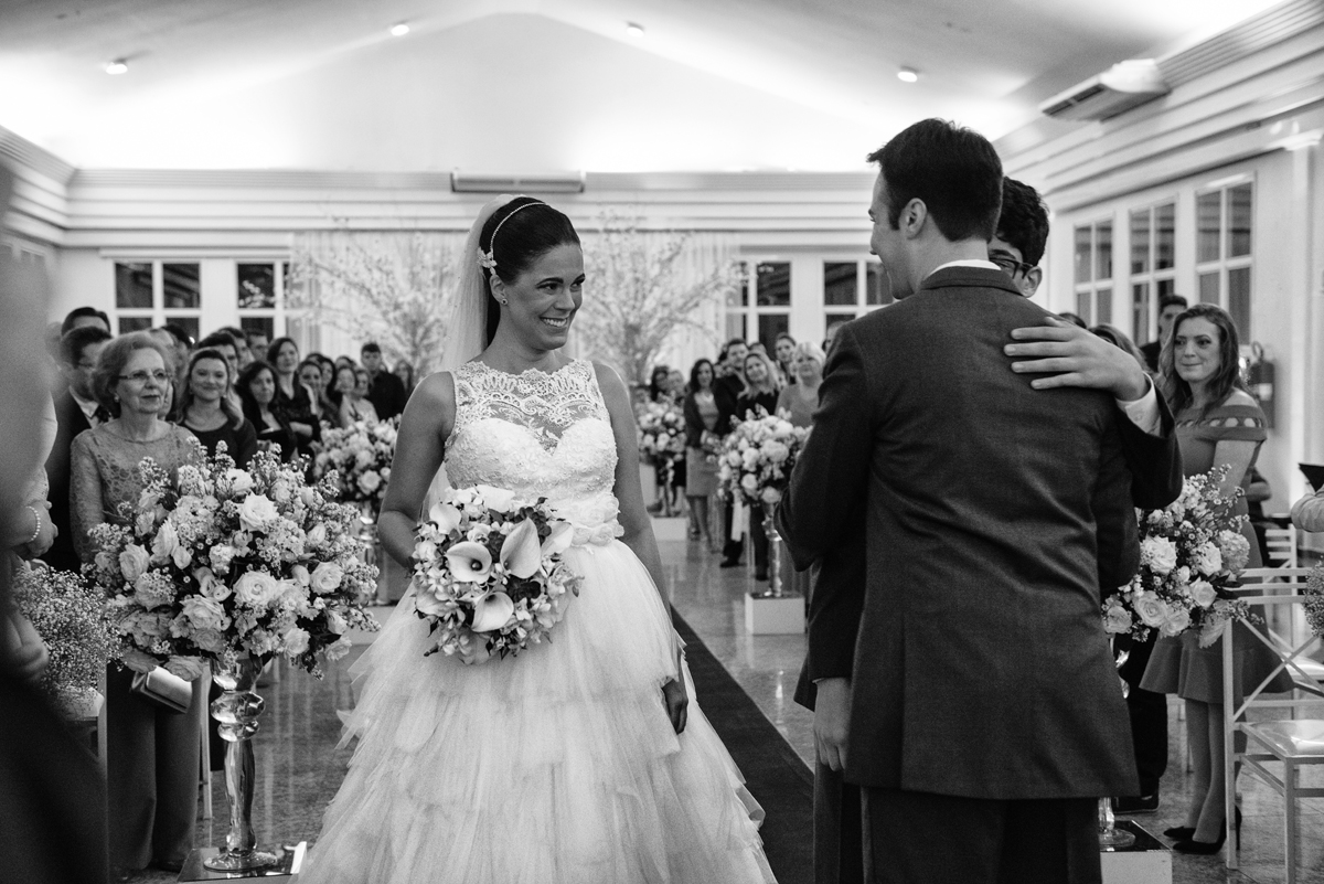 Noiva entra com o filho para casar