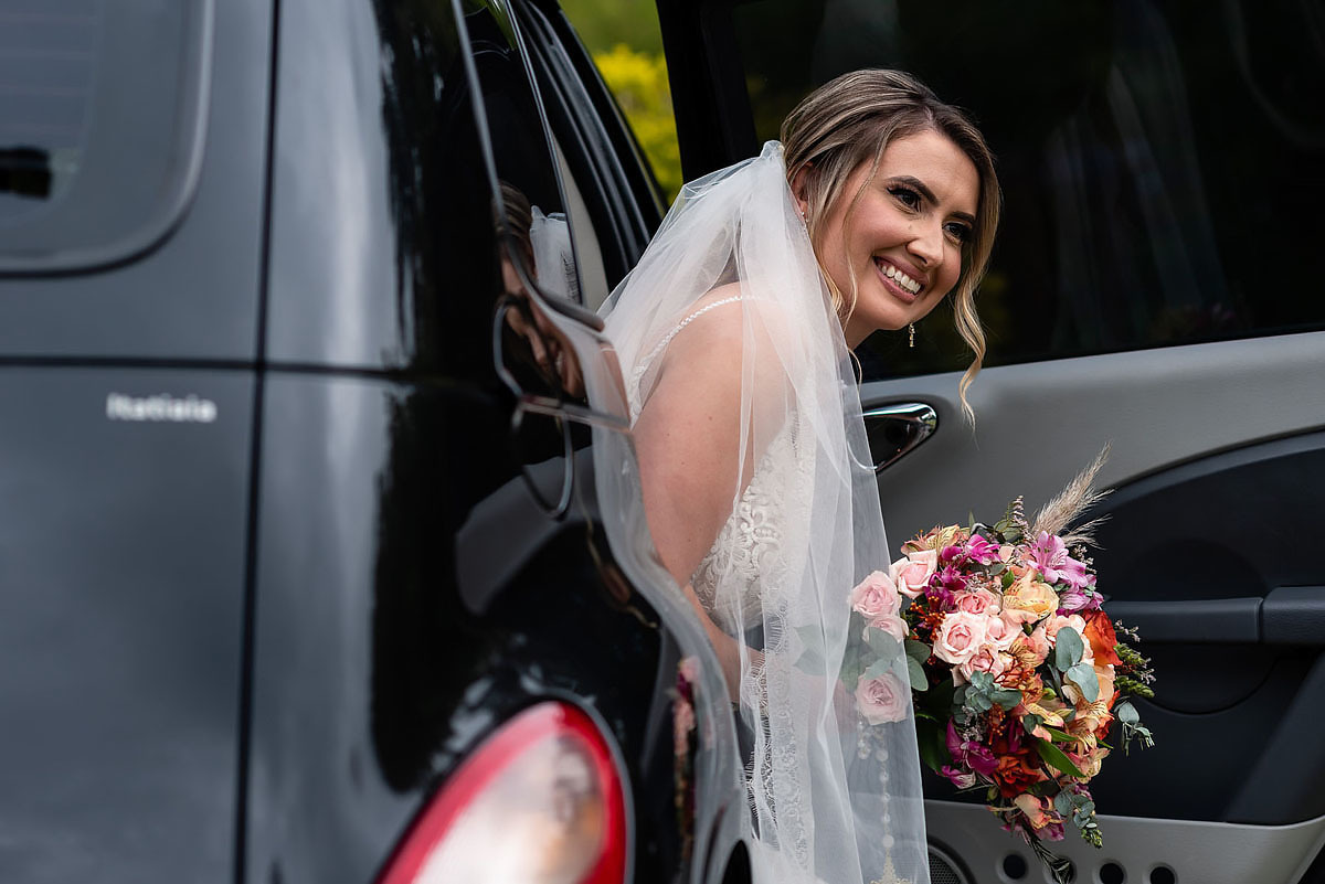 noiva no carro