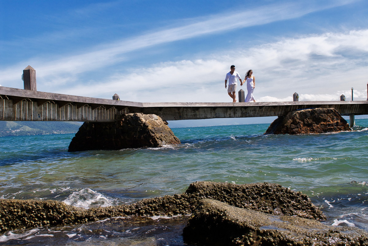 Noivos em traz the dress