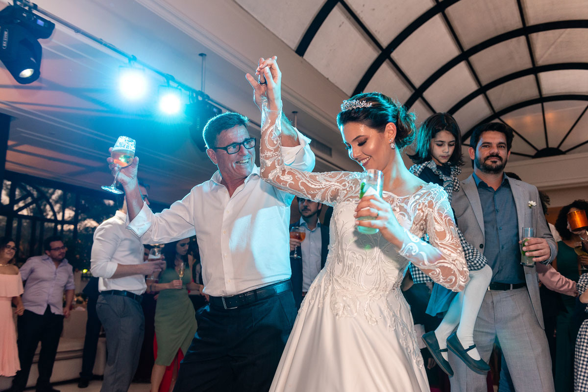 noiva dança com o sogro