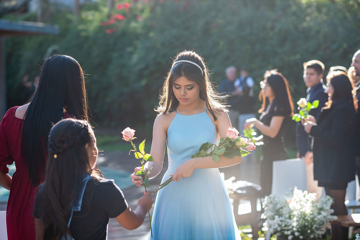 florista em casamento no alto das palmeiras