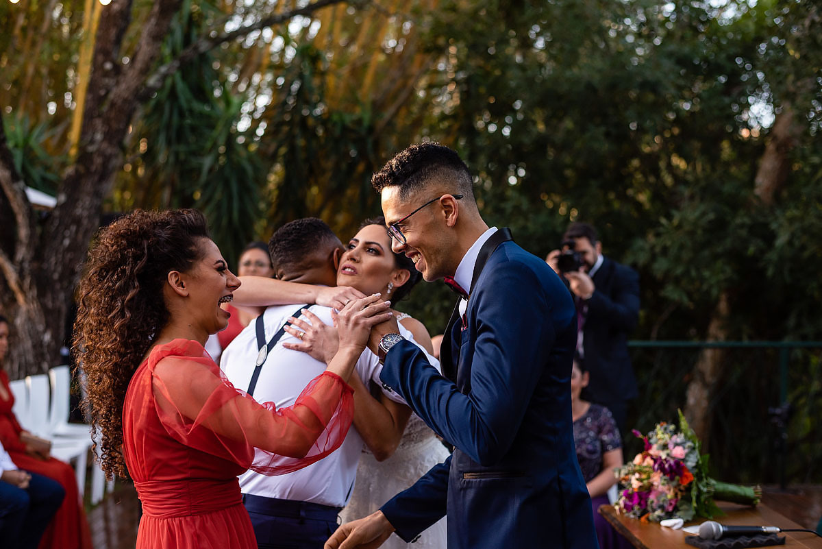 casamento ao entardecer no alto das palmeiras