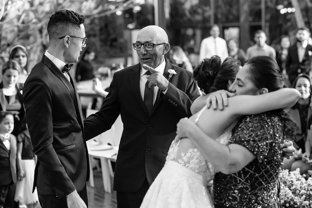 casamento ao entardecer no alto das palmeiras