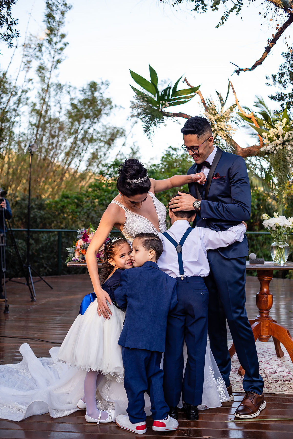 casamento ao entardecer no alto das palmeiras