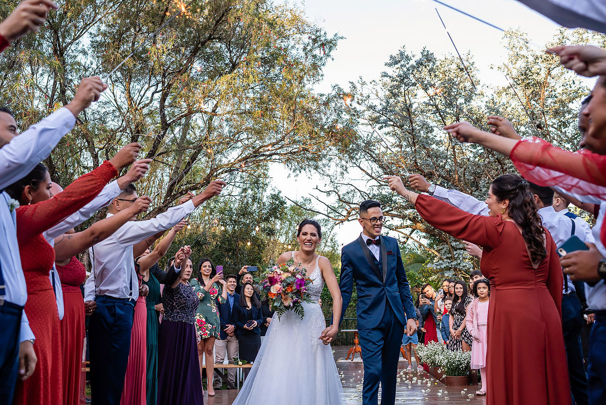 casamento ao entardecer no alto das palmeiras