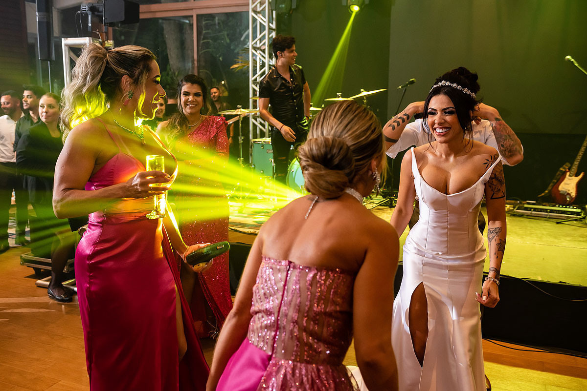 festa de casamento no alto das palmeiras