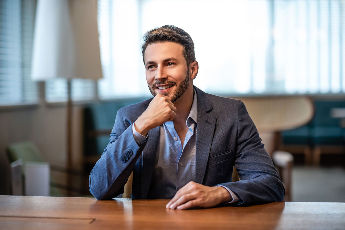 Médico em seu cosultório