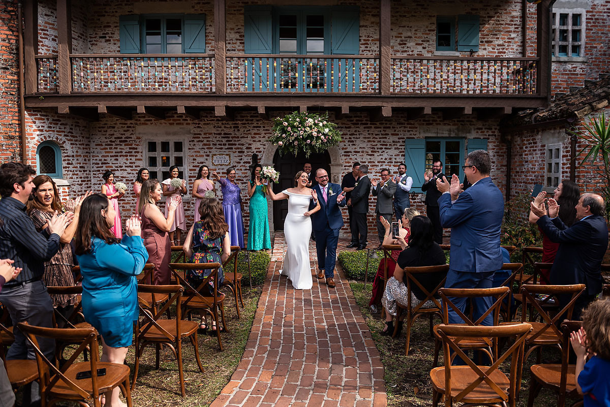 Casamento em Casa Feliz, Orlando, Fotógrafo brasileiro nos Estados Unidos, saída dos noivos