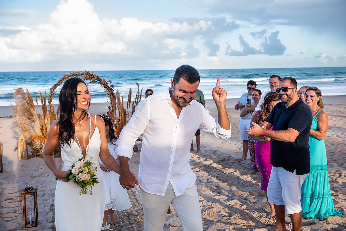 Casamento no final da tarde na praia, casamento na Bahia