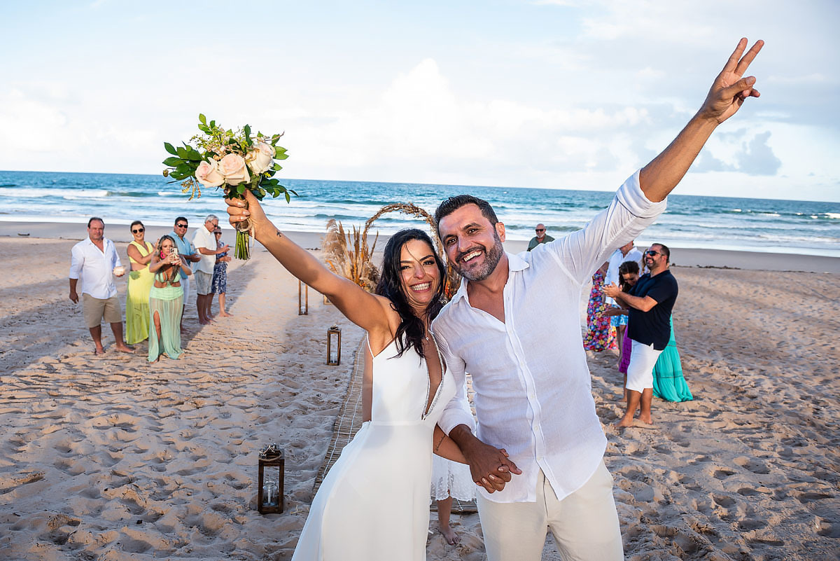 Casamento no final da tarde na praia, casamento na Bahia
