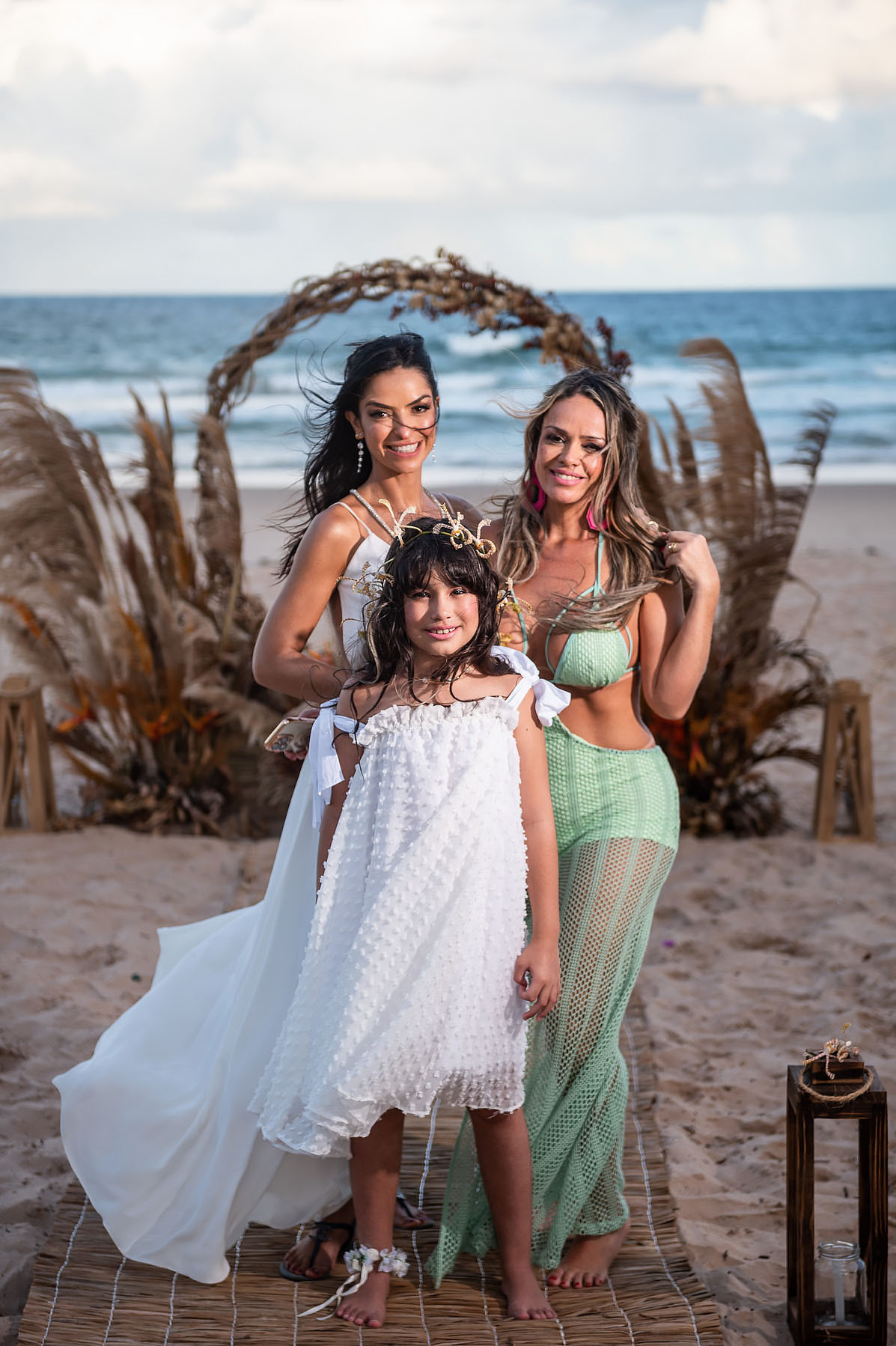Casamento no final da tarde na praia, casamento na Bahia, noivinha