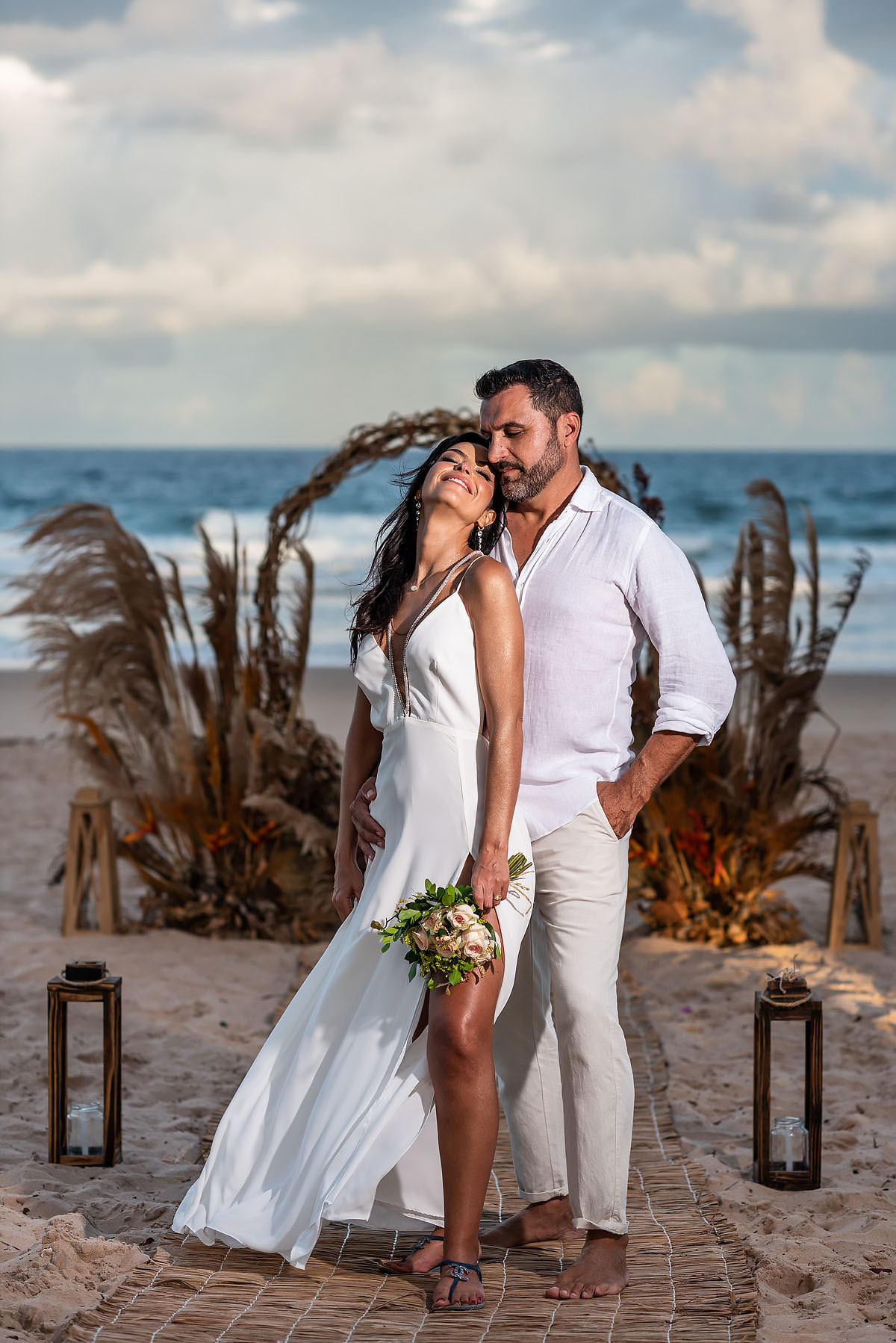 Noivos na praia de Maraú, Bahia, Casamento na praia