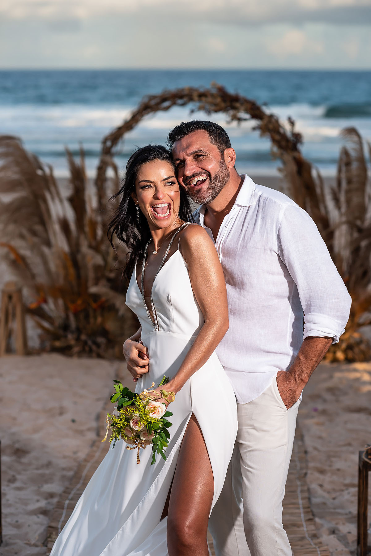Noivos na praia de Maraú, Bahia, Casamento na praia