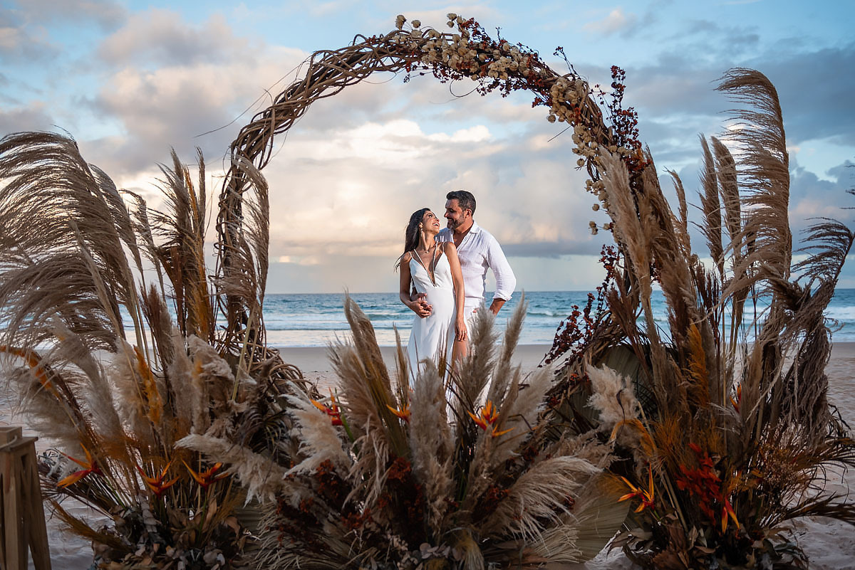 Noivos na praia de Maraú, Bahia, Casamento na praia