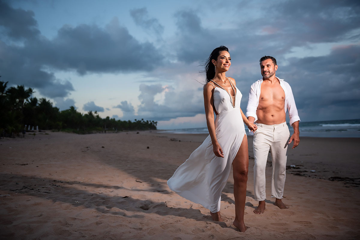 Noivos na praia de Maraú, Bahia, Casamento na praia