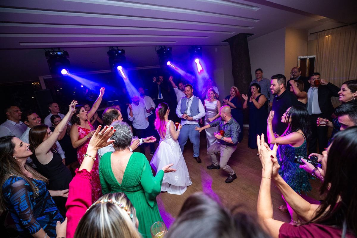 balada em casamento no alto das palmeiras em Vinhedo