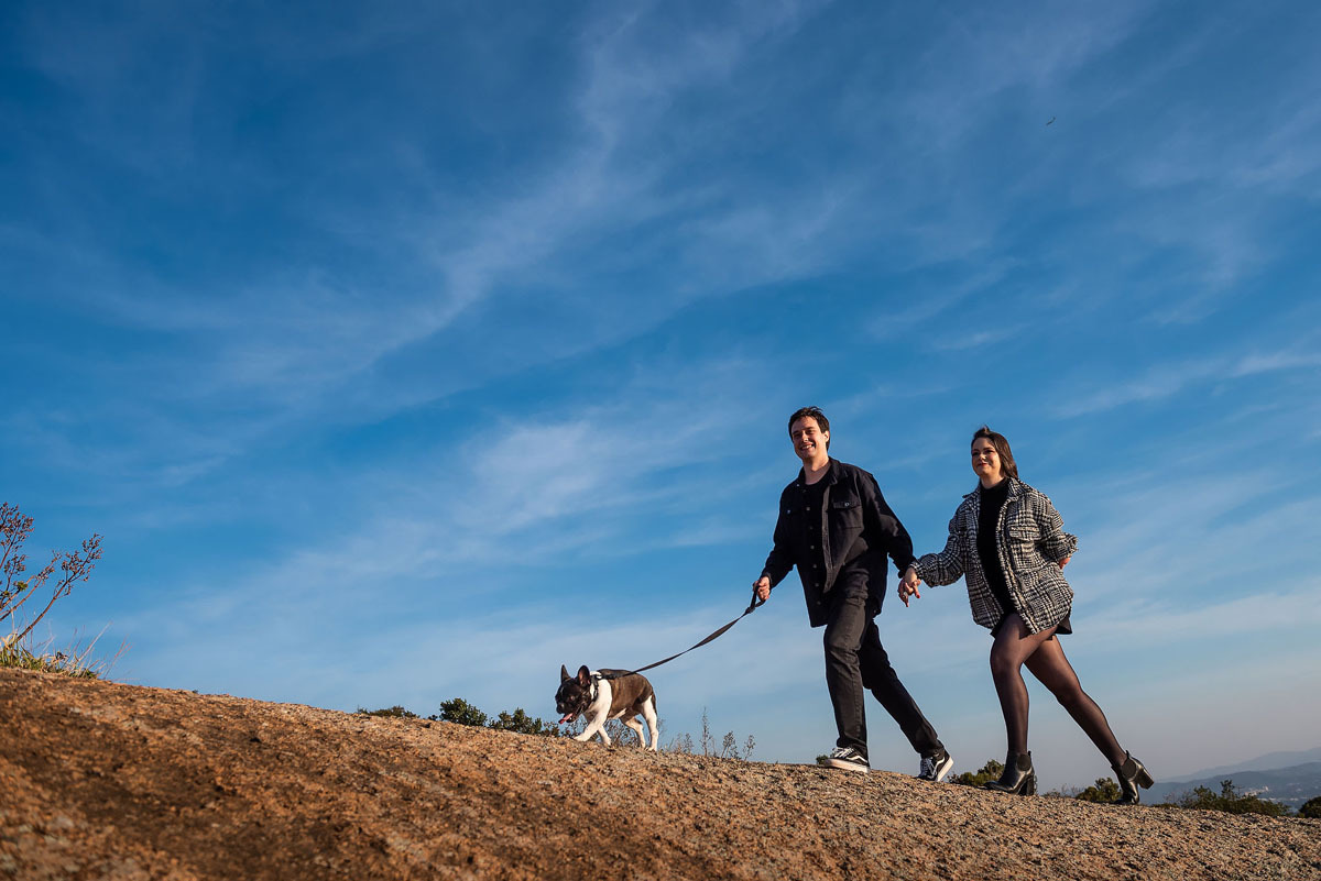 Pré-wedding com cachorro na pedra grande em Atibaia 