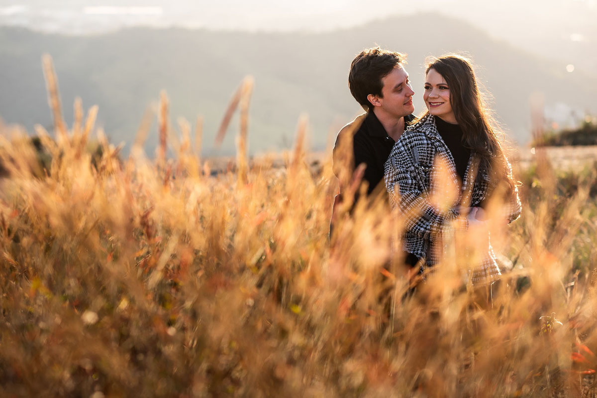 Pré-wedding com cachorro na pedra grande em Atibaia 