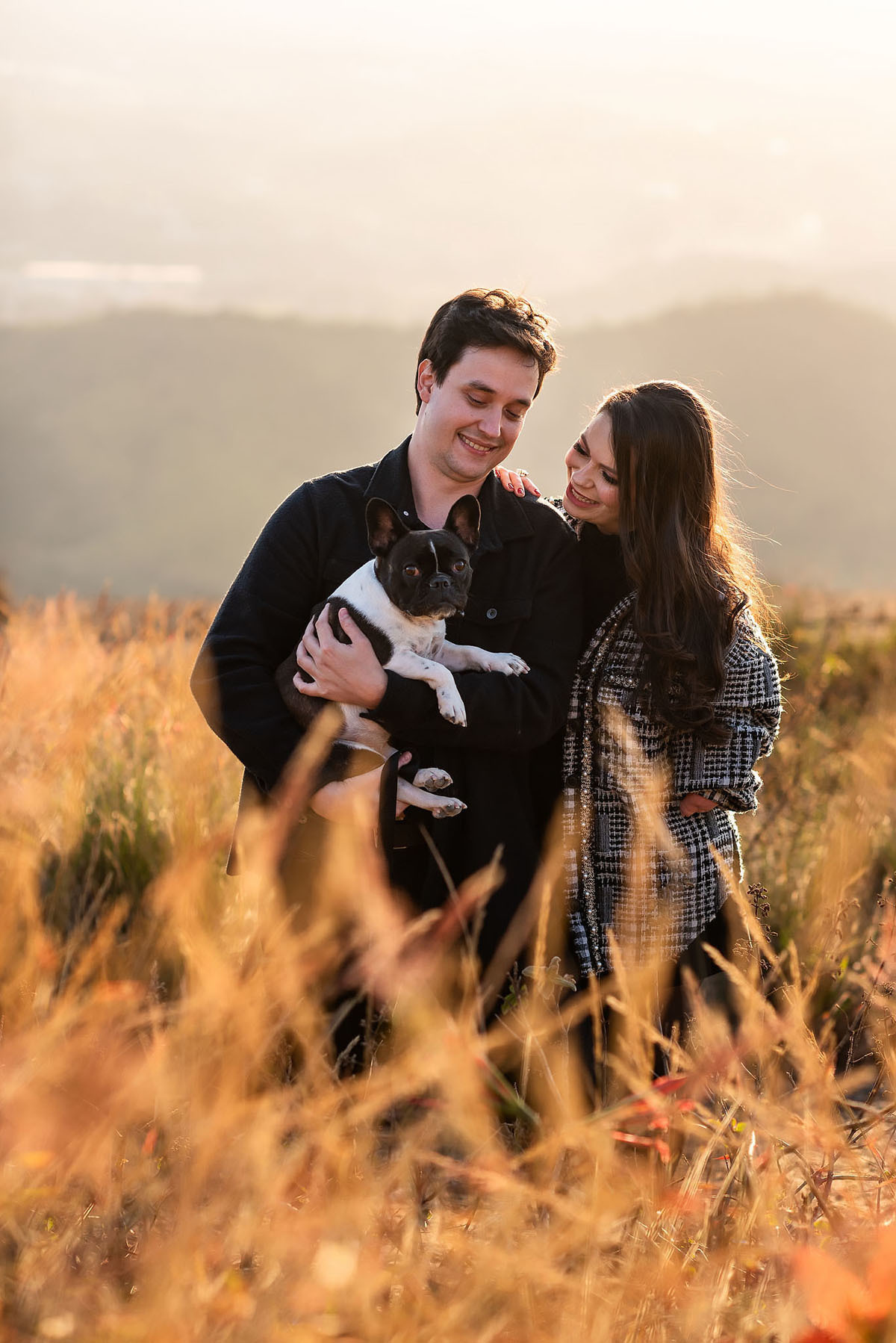 Pré-wedding com cachorro na pedra grande em Atibaia 