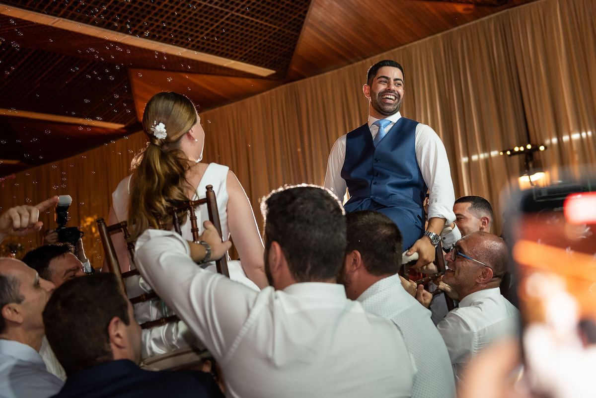 Festa de casamento no clube jundiaiense com a banda chapéu da máfia 