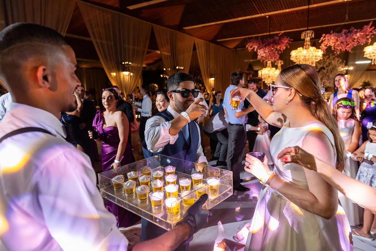 Festa de casamento no clube jundiaiense com a banda chapéu da máfia 
