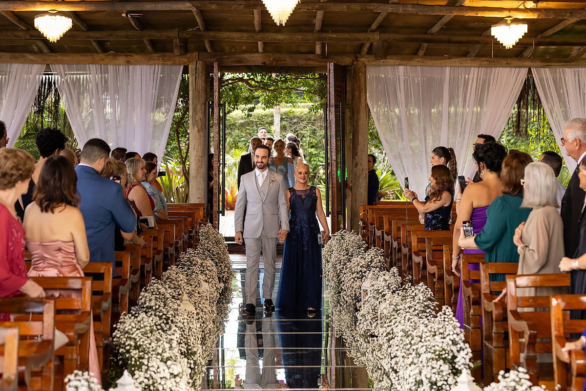 Casamento ao final da tarde no espaço Quinta da Cantareira, em Mairiporã.