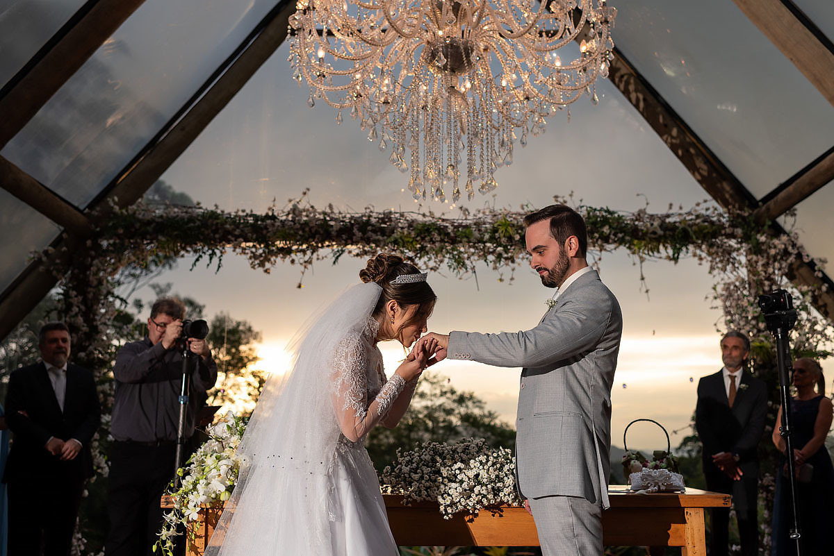 Casamento ao final da tarde no espaço Quinta da Cantareira, em Mairiporã.