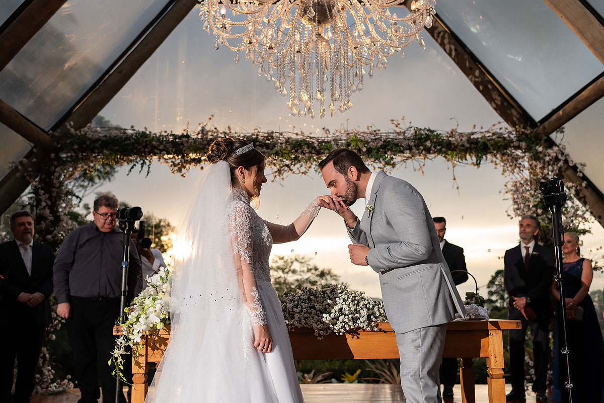 Casamento ao final da tarde no espaço Quinta da Cantareira, em Mairiporã.