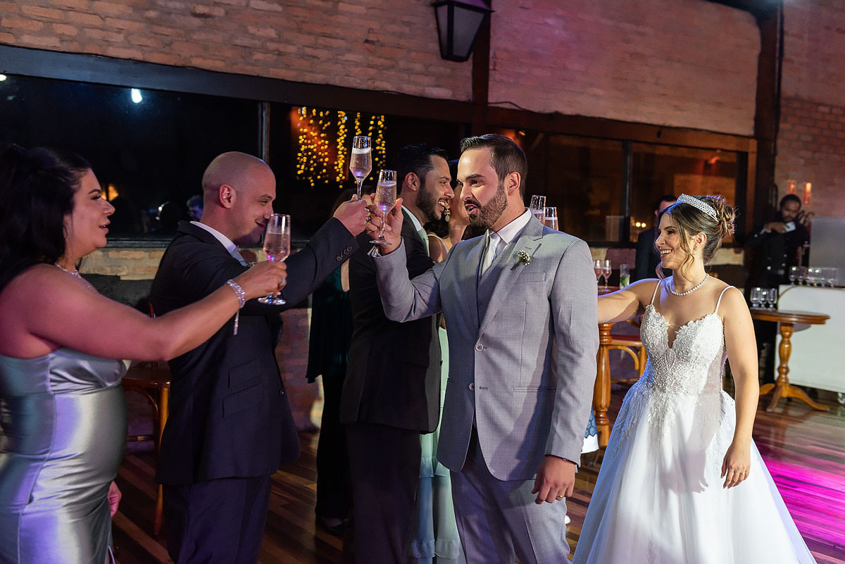 brinde com os noivos