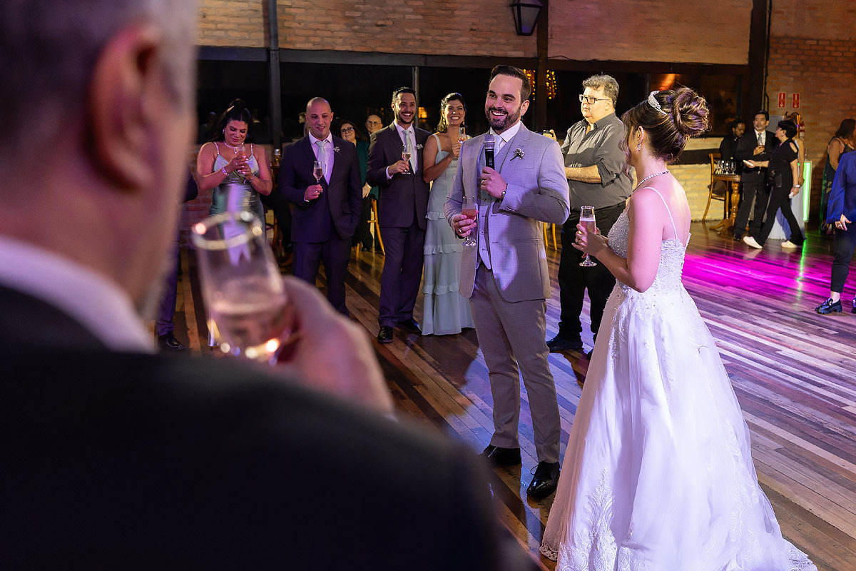 brinde com os noivos