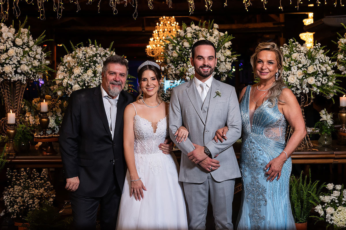 foto com noivos e pais