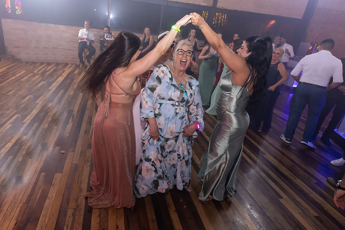 Festa de casamento no espaço Quinta da Cantareira, pista de dança