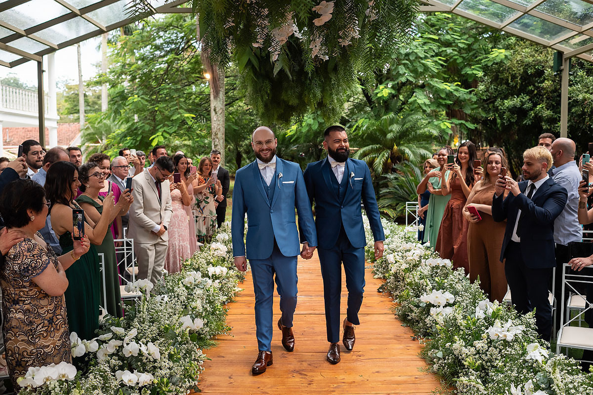 Casamento de meninos, fazenda Santa Isabel, casamento no campo, entrada dos noivos.