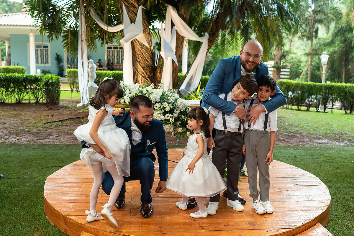 Casamento de meninos, fazenda Santa Isabel, casamento no campo, casamento com chuva, noivos e noivinhos.