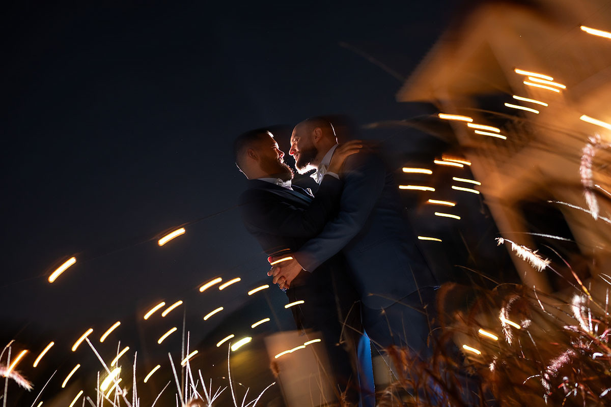 Casamento de meninos, fazenda Santa Isabel, casamento no campo, casamento com chuva, ensaio dos noivos.