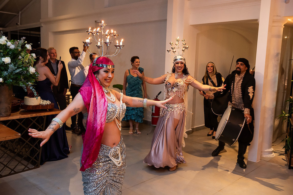 Casamento de meninos, fazenda Santa Isabel, casamento no campo, casamento com chuva, apresentação de dança Árabe.